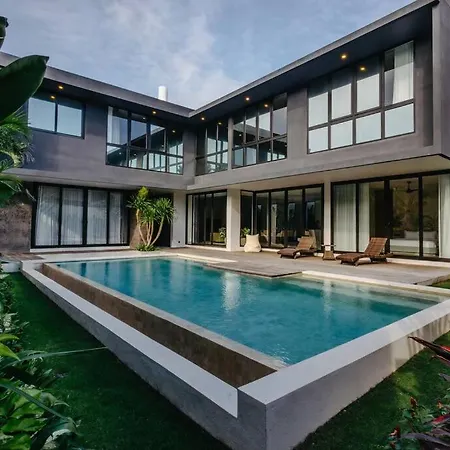 Golden Sands Villa: 5-Bedroom In Berawa